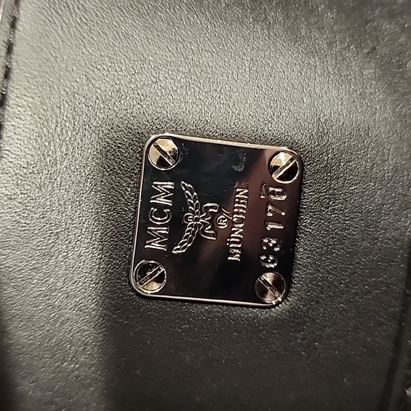 MCM Metallic Scooter Red Medium Kira NS Shopper Tote - Picture 3 of 16